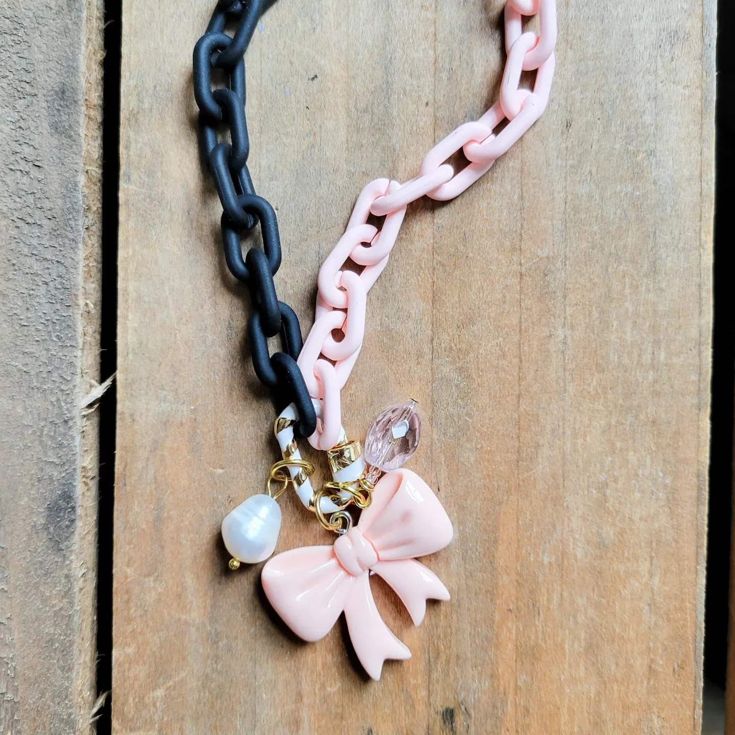 { Bow }