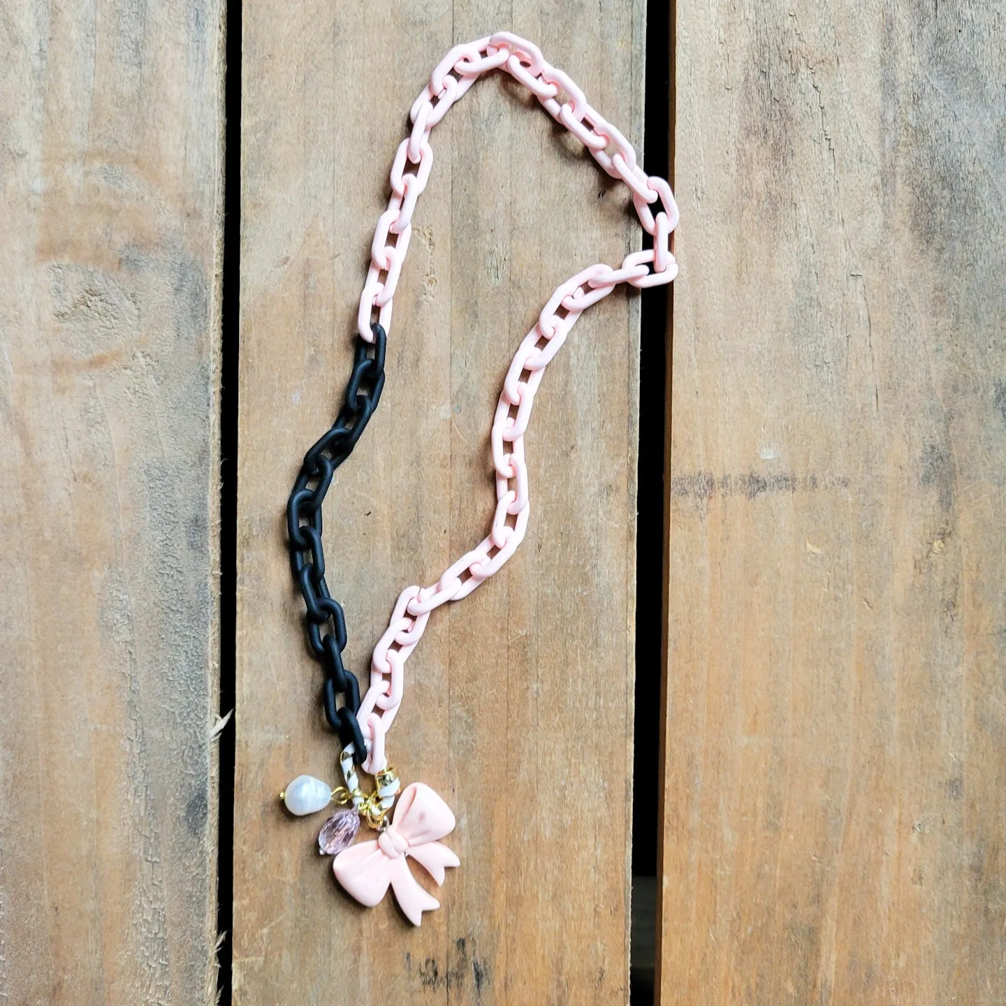 { Bow }
