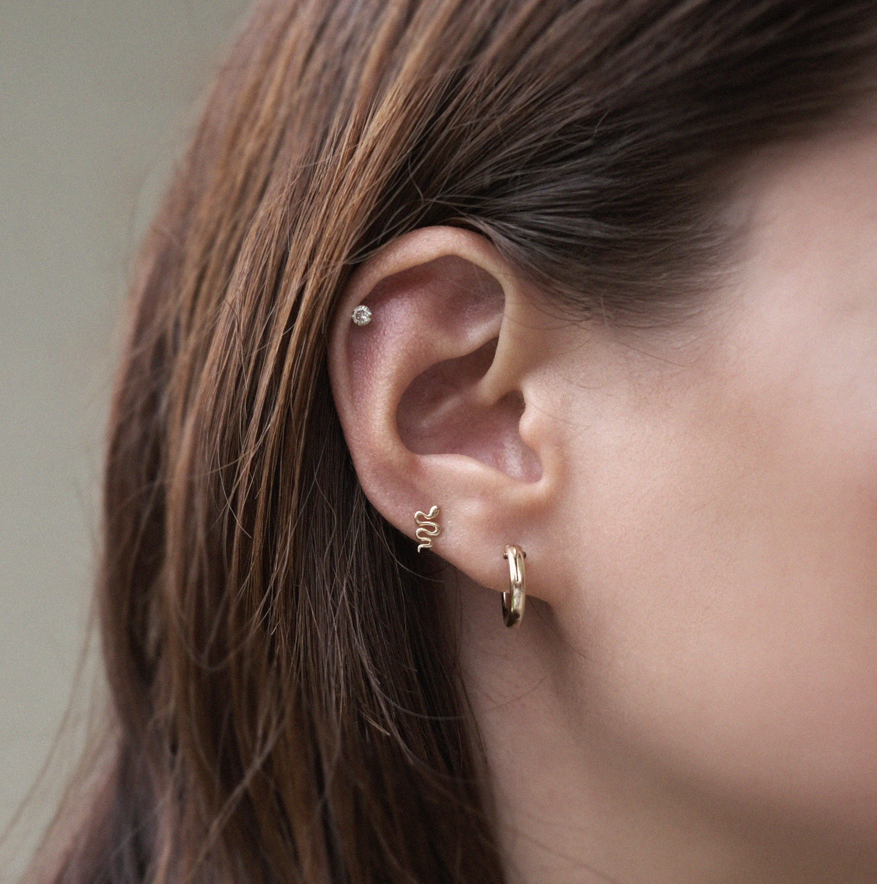14K Sleek Snake Cartilage Earring