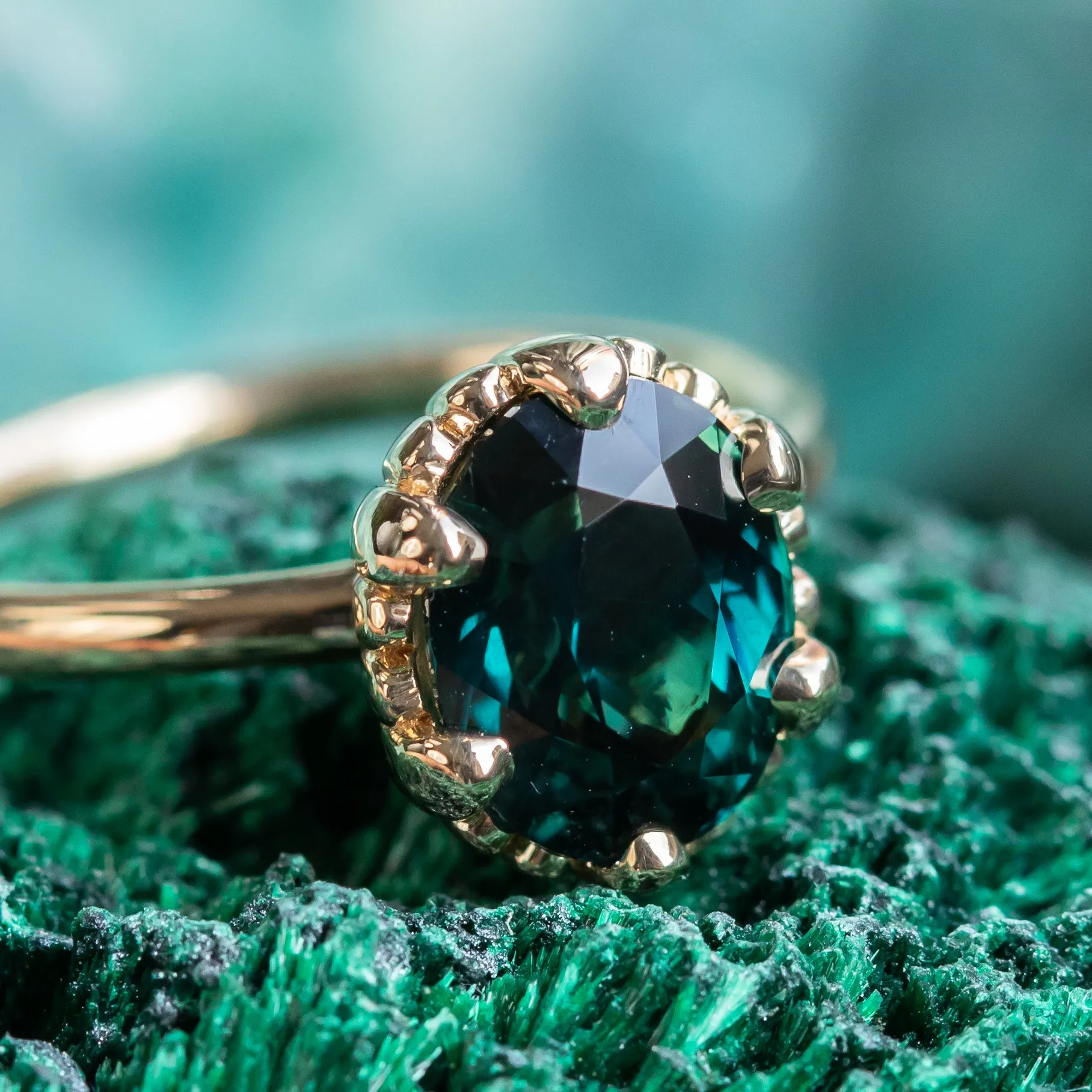 3.07ct Oval Madagascar Scallop Cup Sapphire Solitaire in 14K Yellow Gold