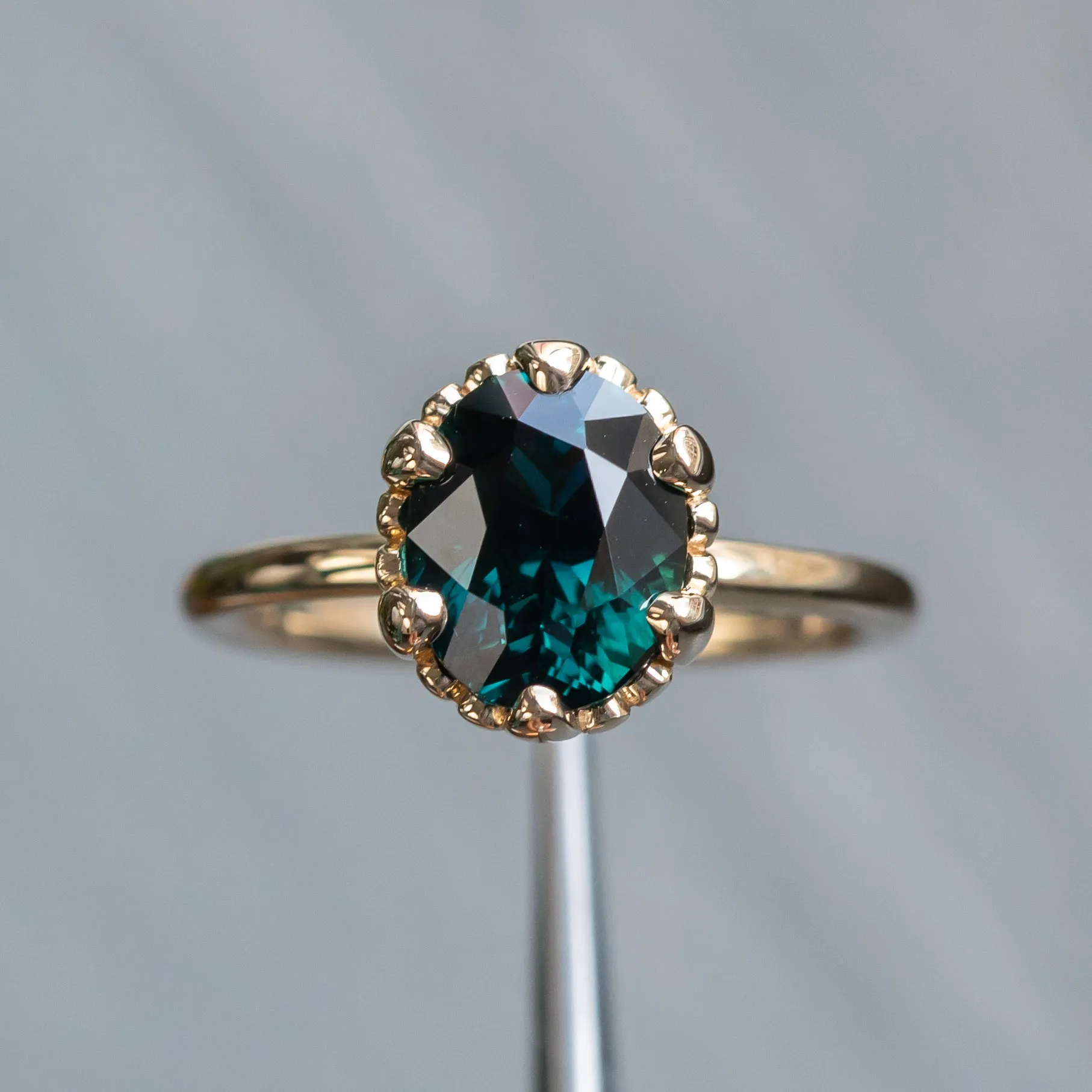 3.07ct Oval Madagascar Scallop Cup Sapphire Solitaire in 14K Yellow Gold