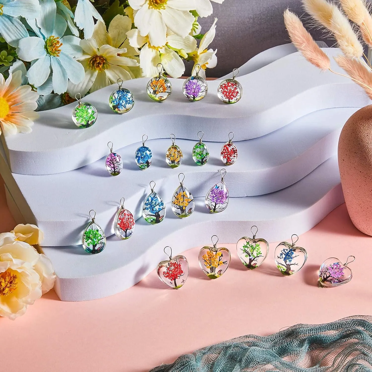 40 Pieces Dried Flower Pendant Dried Flower Tree Charms Resin Dried Pressed Flower Pendant Lacework Transparent Glass Ball Beads round Floating Pendant Mixed Colors for Making Jewelry DIY Craft