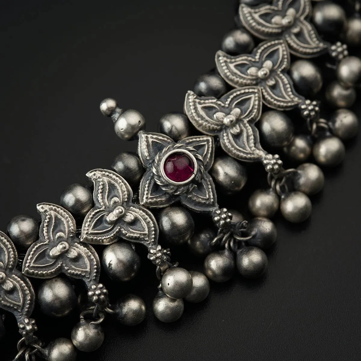 Belpaantik : Silver Oxidised Finish