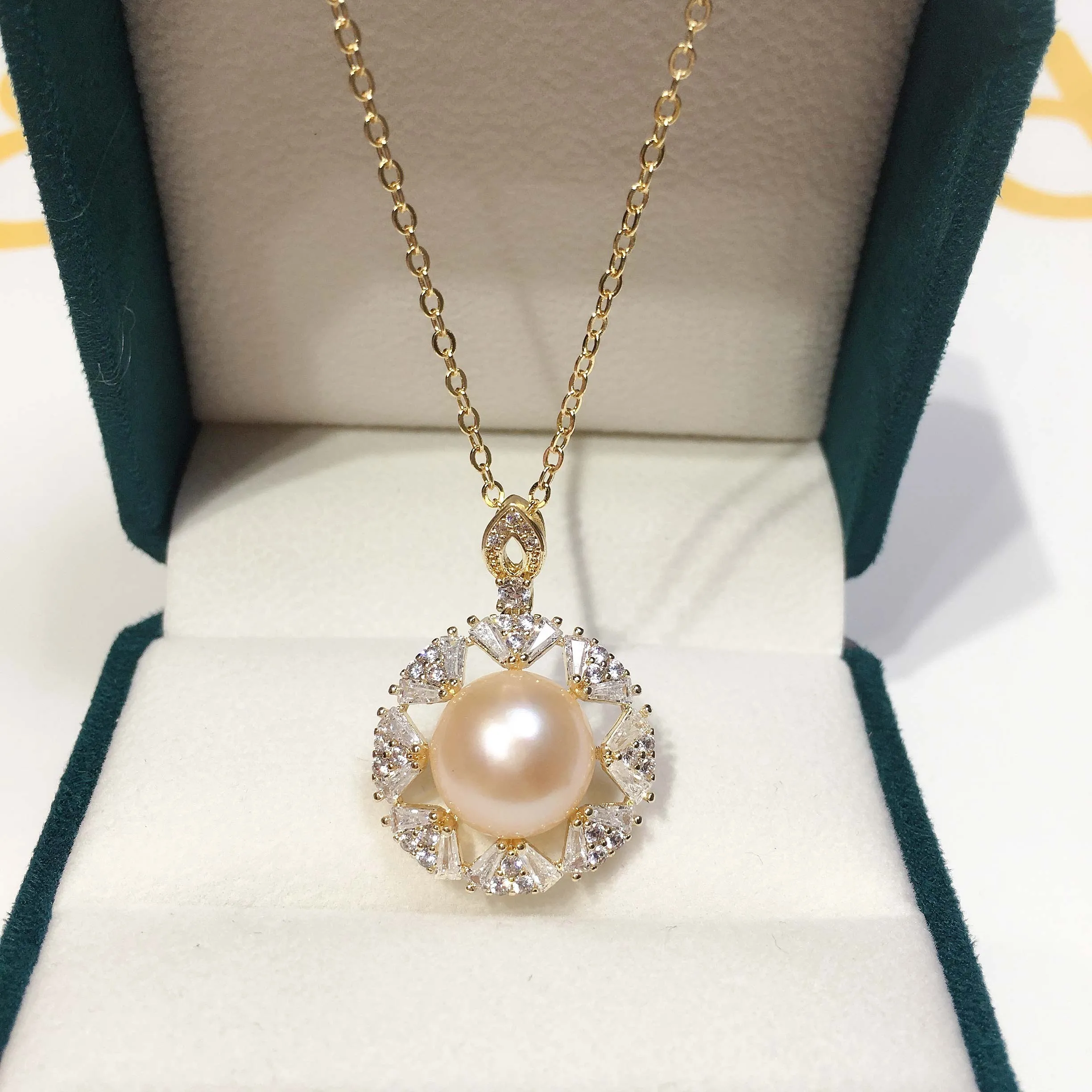 Big Round Pendant Pink Freshwater Pearl Necklace