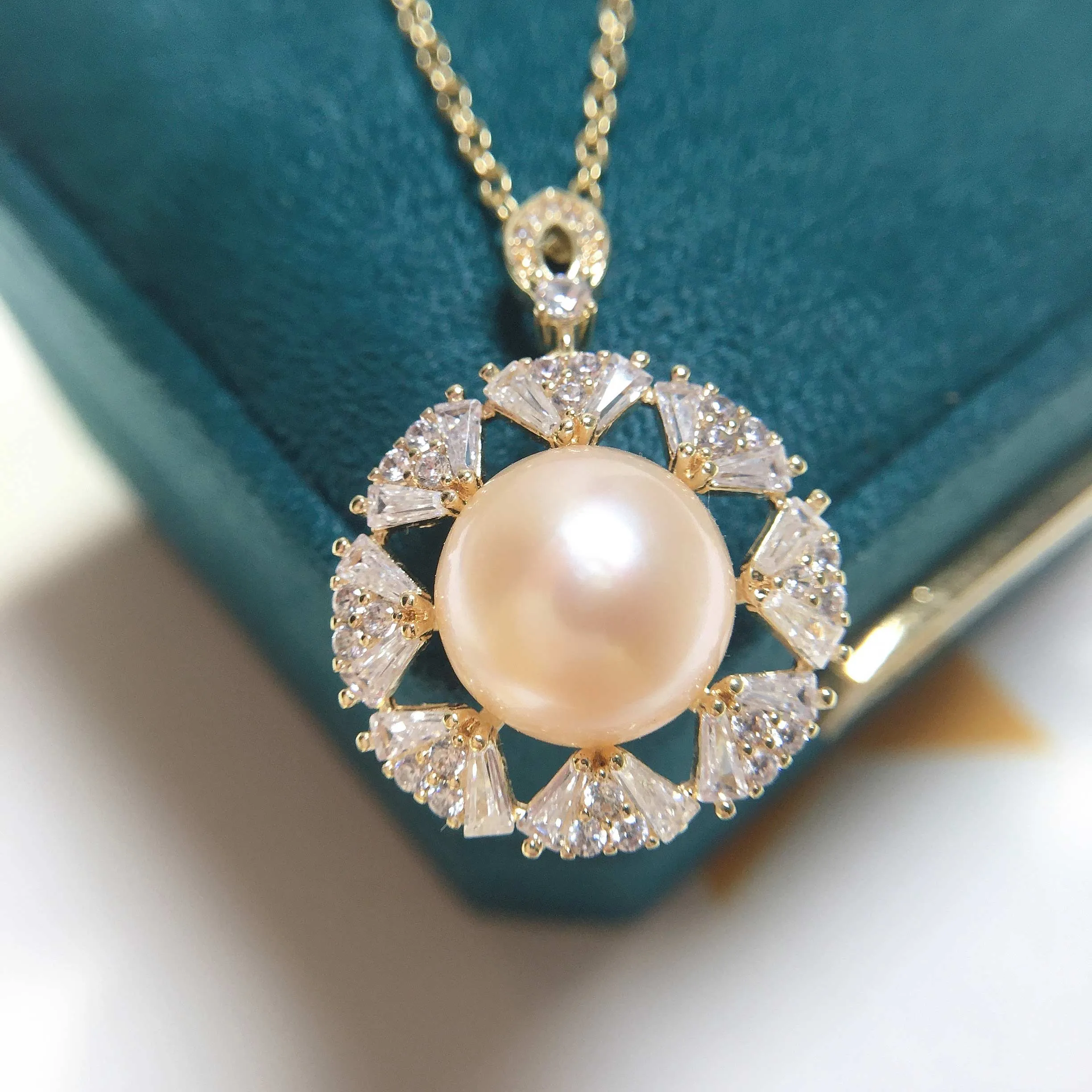 Big Round Pendant Pink Freshwater Pearl Necklace