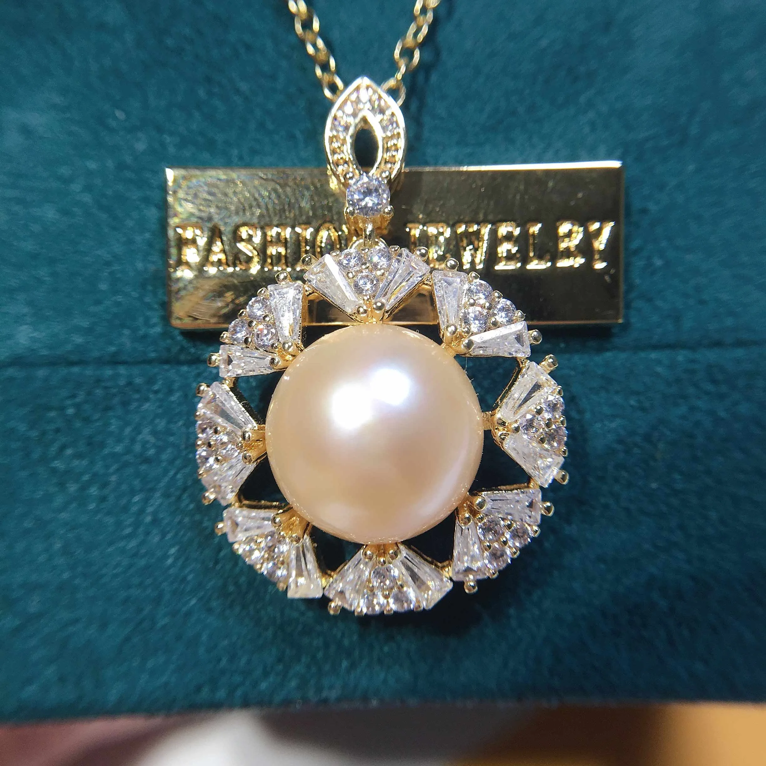 Big Round Pendant Pink Freshwater Pearl Necklace