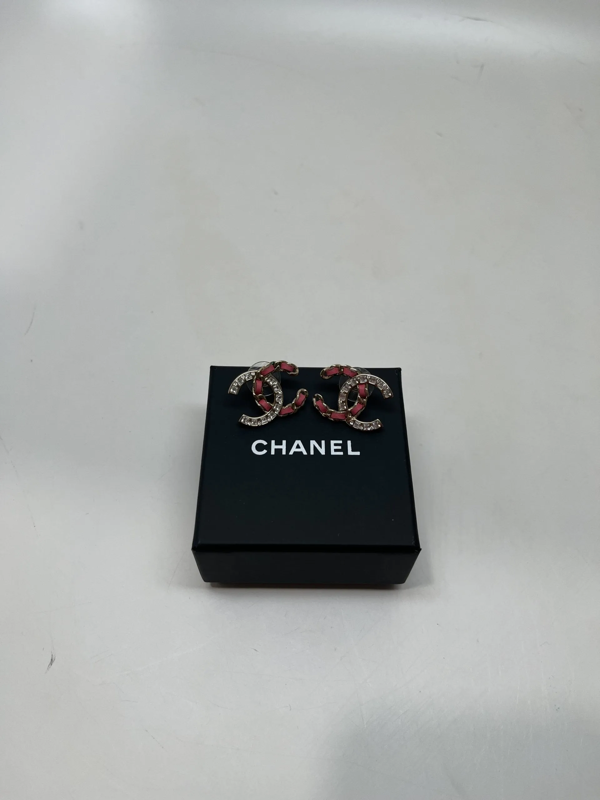 Chanel CC Timeless Earrings - Pink Intertwined Leather