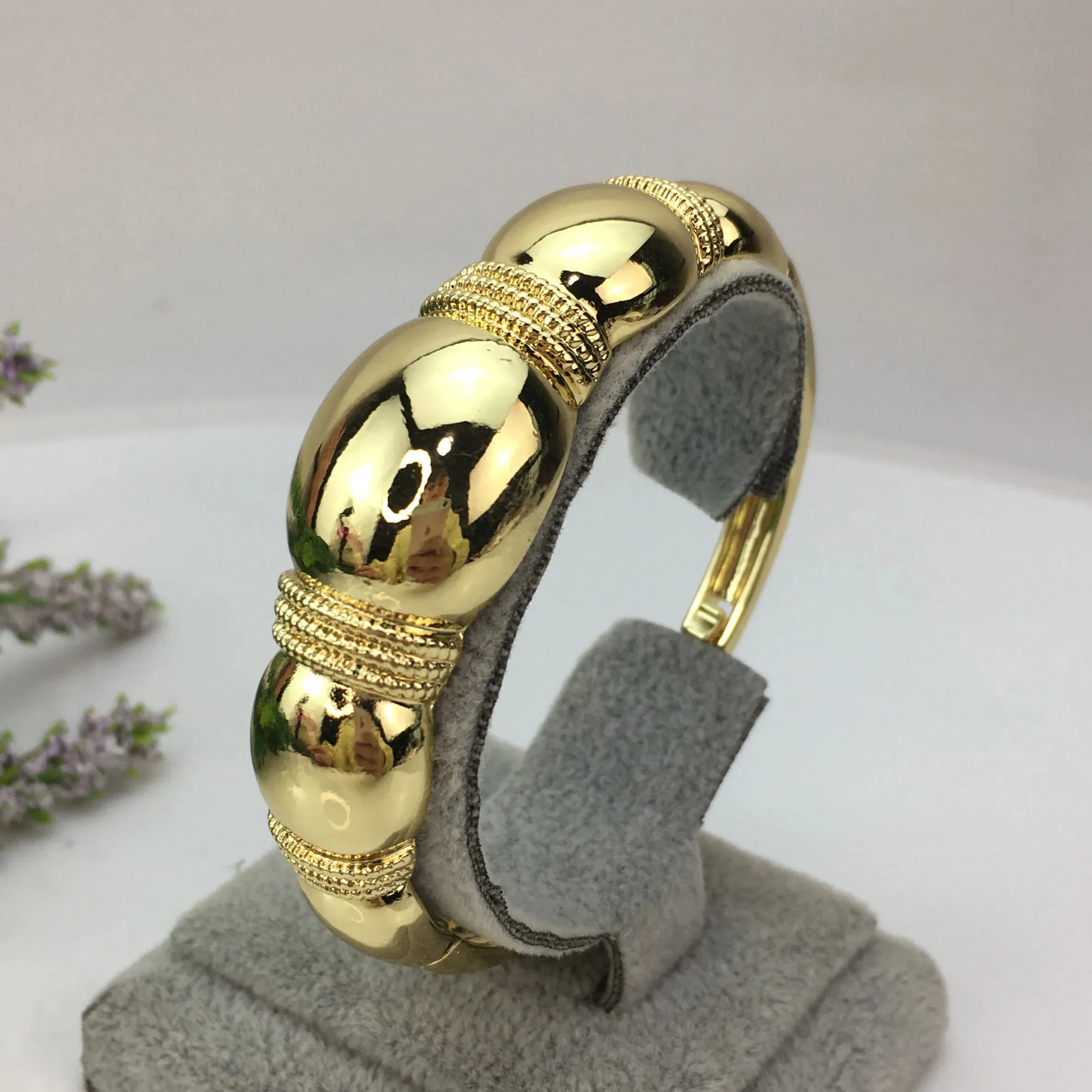 Classic Jewelry Fashion Bangles Bracelets for Women
