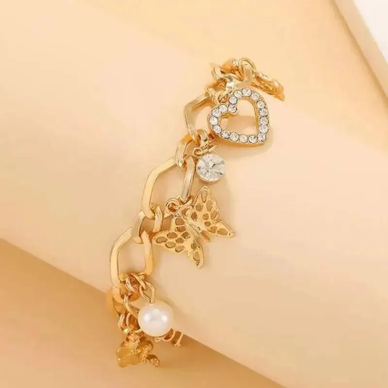 Designer Style Big Chain Pearl Metal Heart Gold Colour Trendy Lovely Charm Bracelets for Women Fashion Jewellery