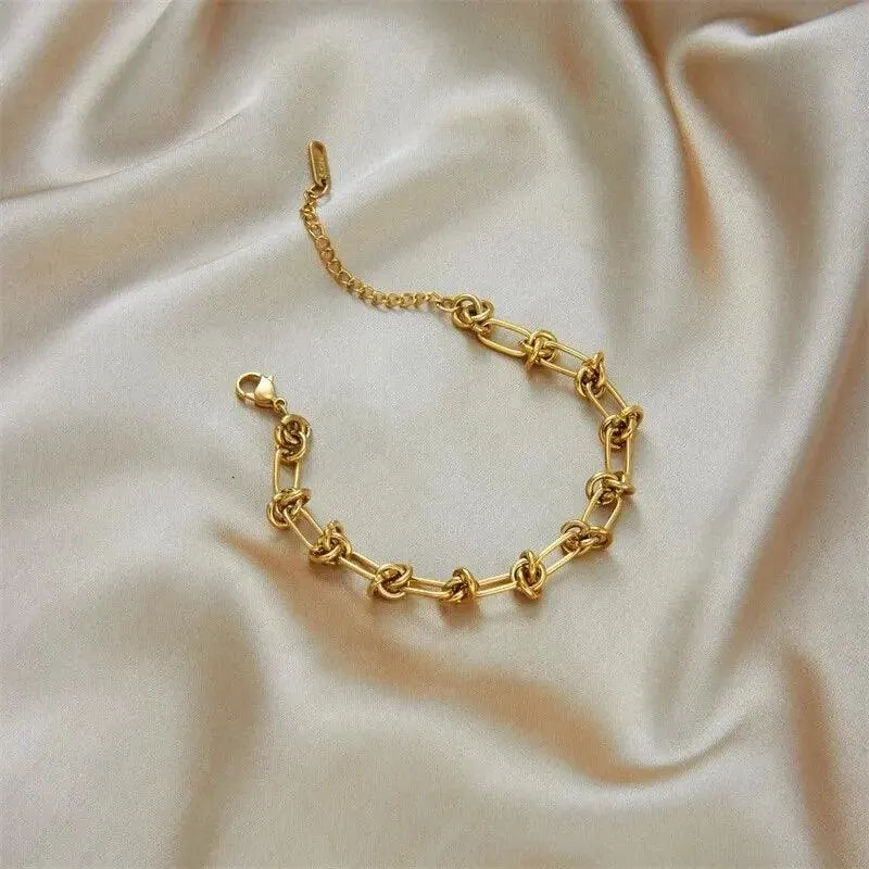 Designer Style Big Chain Pearl Metal Heart Gold Colour Trendy Lovely Charm Bracelets for Women Fashion Jewellery
