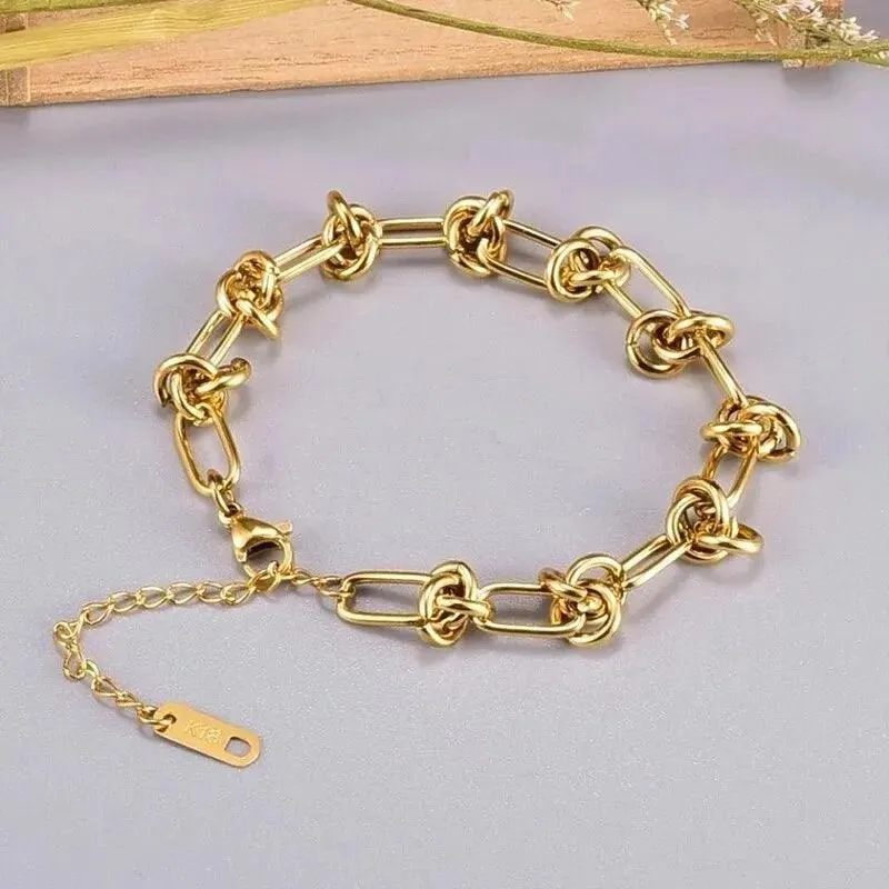 Designer Style Big Chain Pearl Metal Heart Gold Colour Trendy Lovely Charm Bracelets for Women Fashion Jewellery