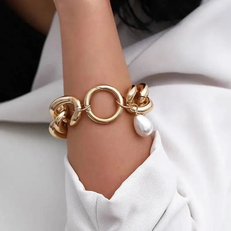 Designer Style Big Chain Pearl Metal Heart Gold Colour Trendy Lovely Charm Bracelets for Women Fashion Jewellery