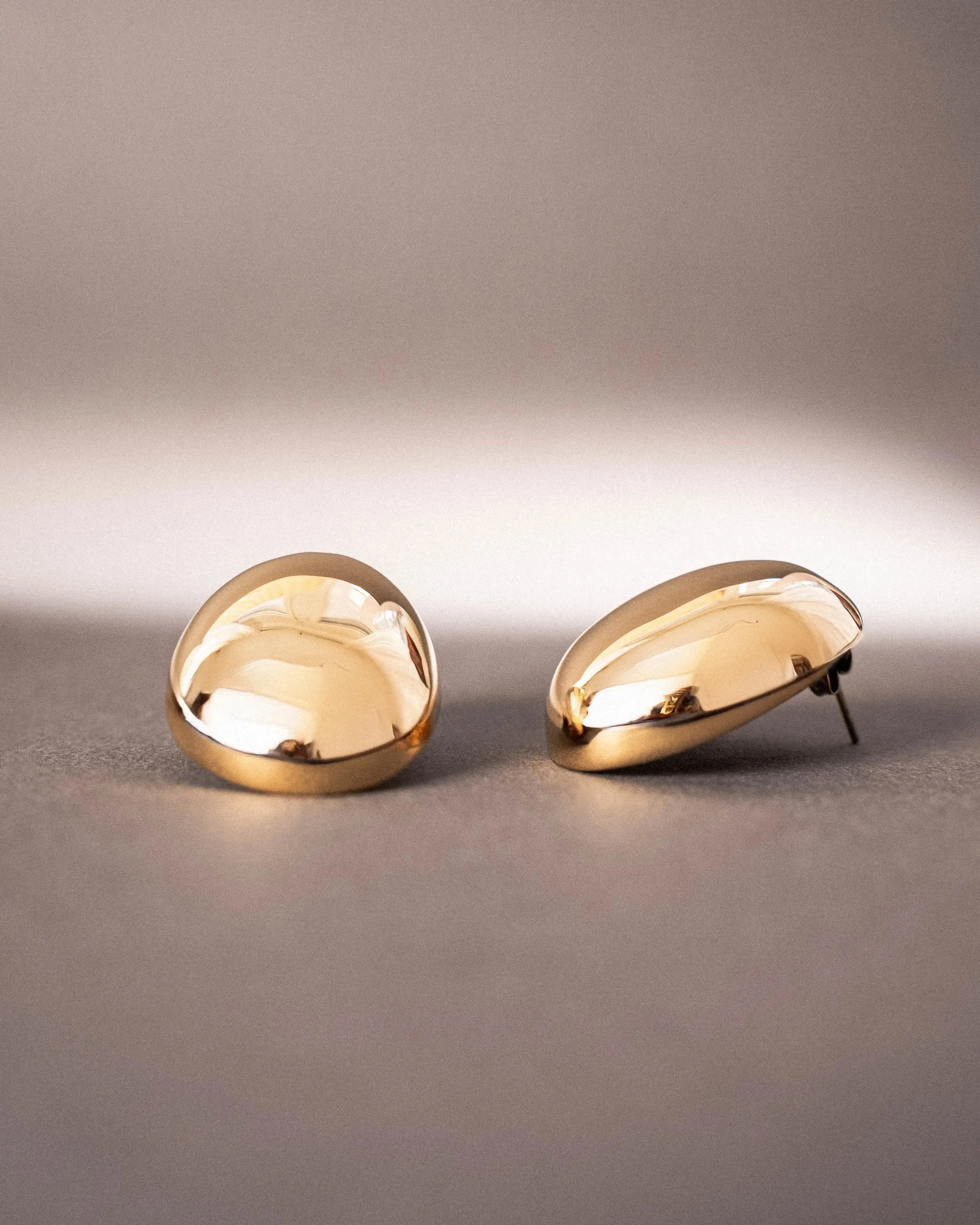 Eclipse Earrings – Maximalism and Strength in a Timeless Design