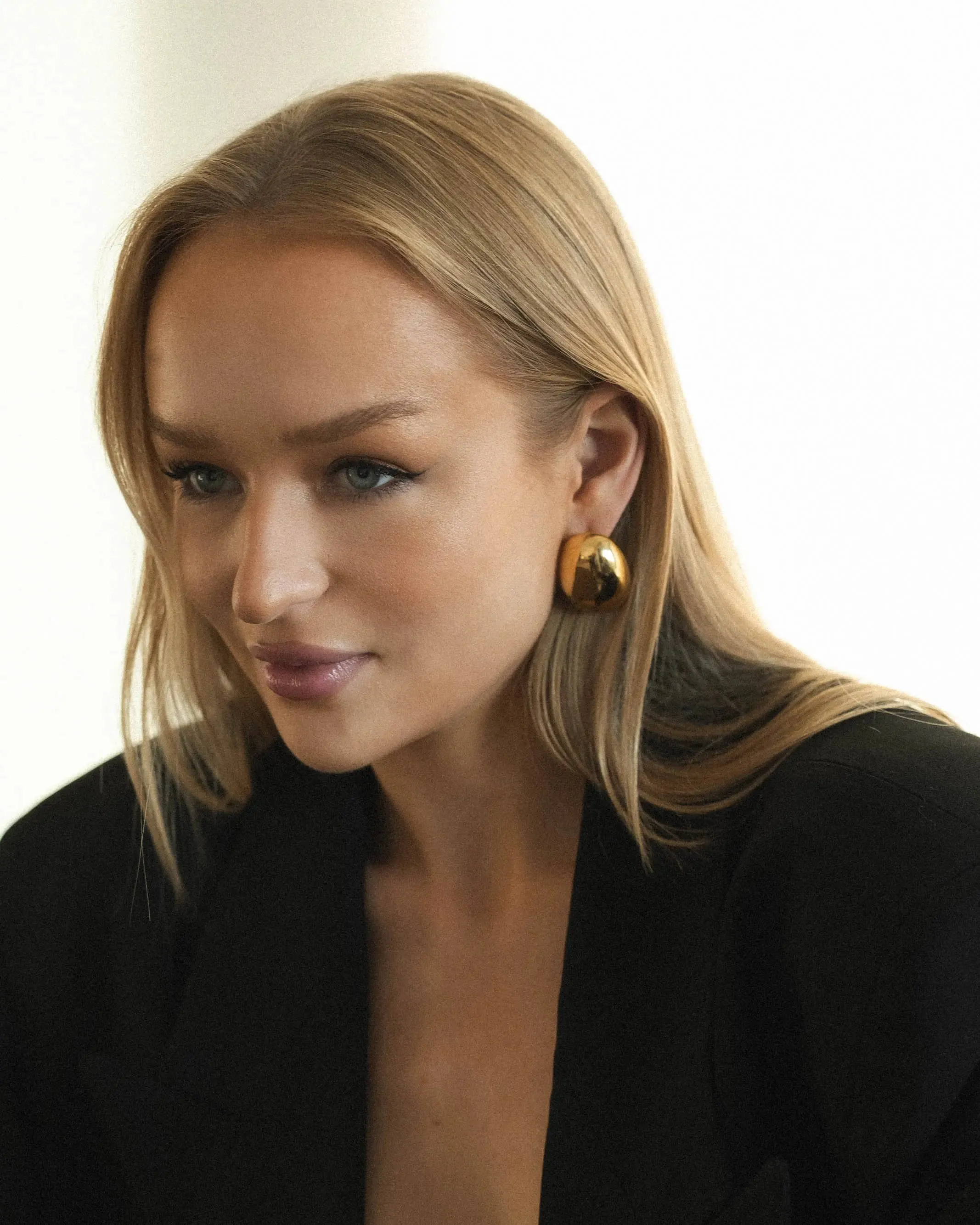 Eclipse Earrings – Maximalism and Strength in a Timeless Design