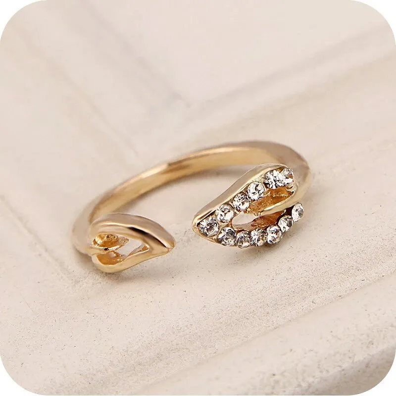 Enchanted leaves open adjustable ring
