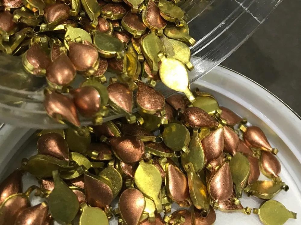 Glittery Copper Drop Metal Kundan Stone (With Enamel- 12x6 mm)