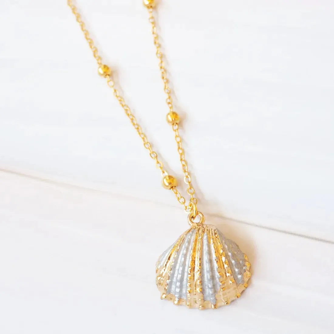 Grey Ark Seashell Hawaiian Pendant Necklace