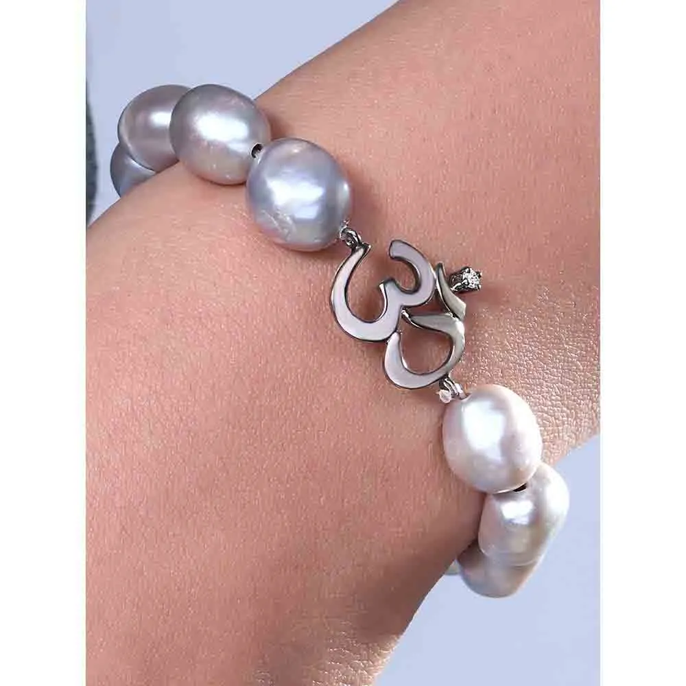Kaj Fine Jewellery OM Single Diamond Pearl Bracelet in 14KT White Gold