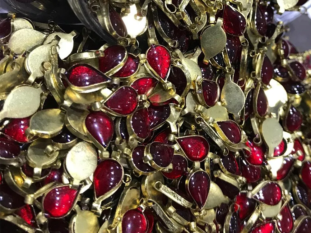 Red Jaipuri Drop Metal Kundan Stone (With Enamel- 12x6 mm)