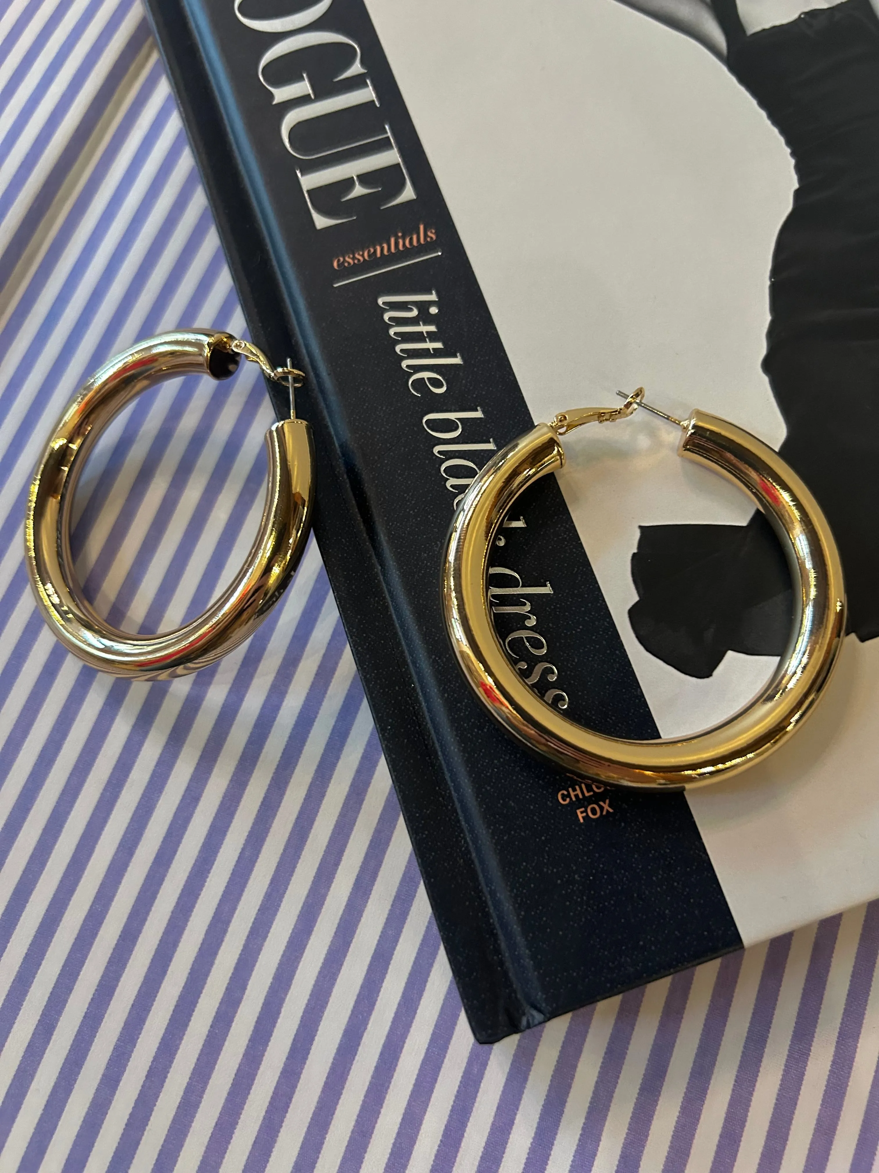 Shiny Gold Hoop