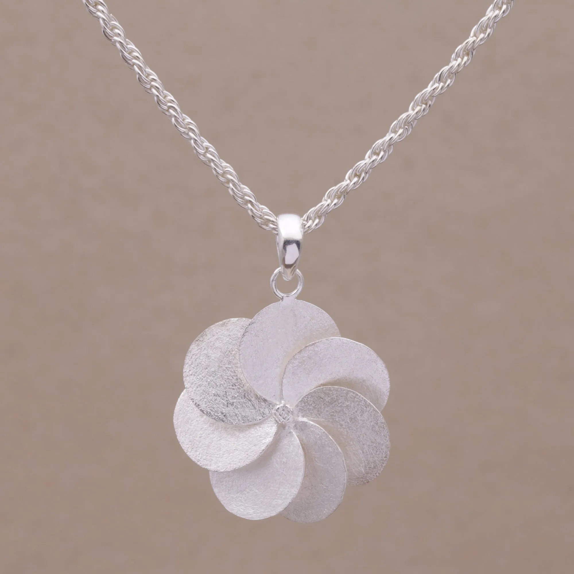 Silver Breeze Sterling Silver Rounded Windmill Pendant with Rope Chain