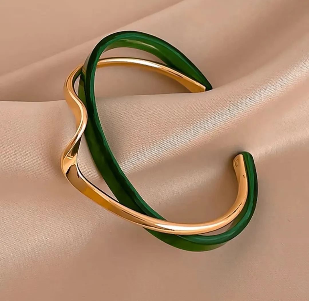 Simple Twisted Pattern Metal Open Bracelet-Bangle.