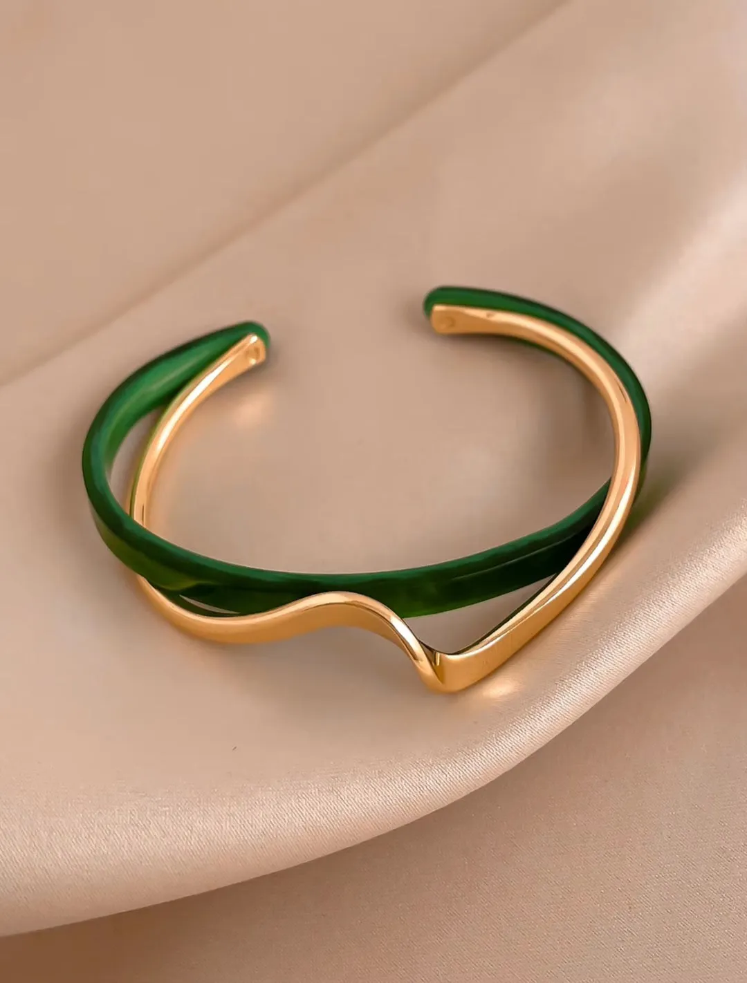 Simple Twisted Pattern Metal Open Bracelet-Bangle.