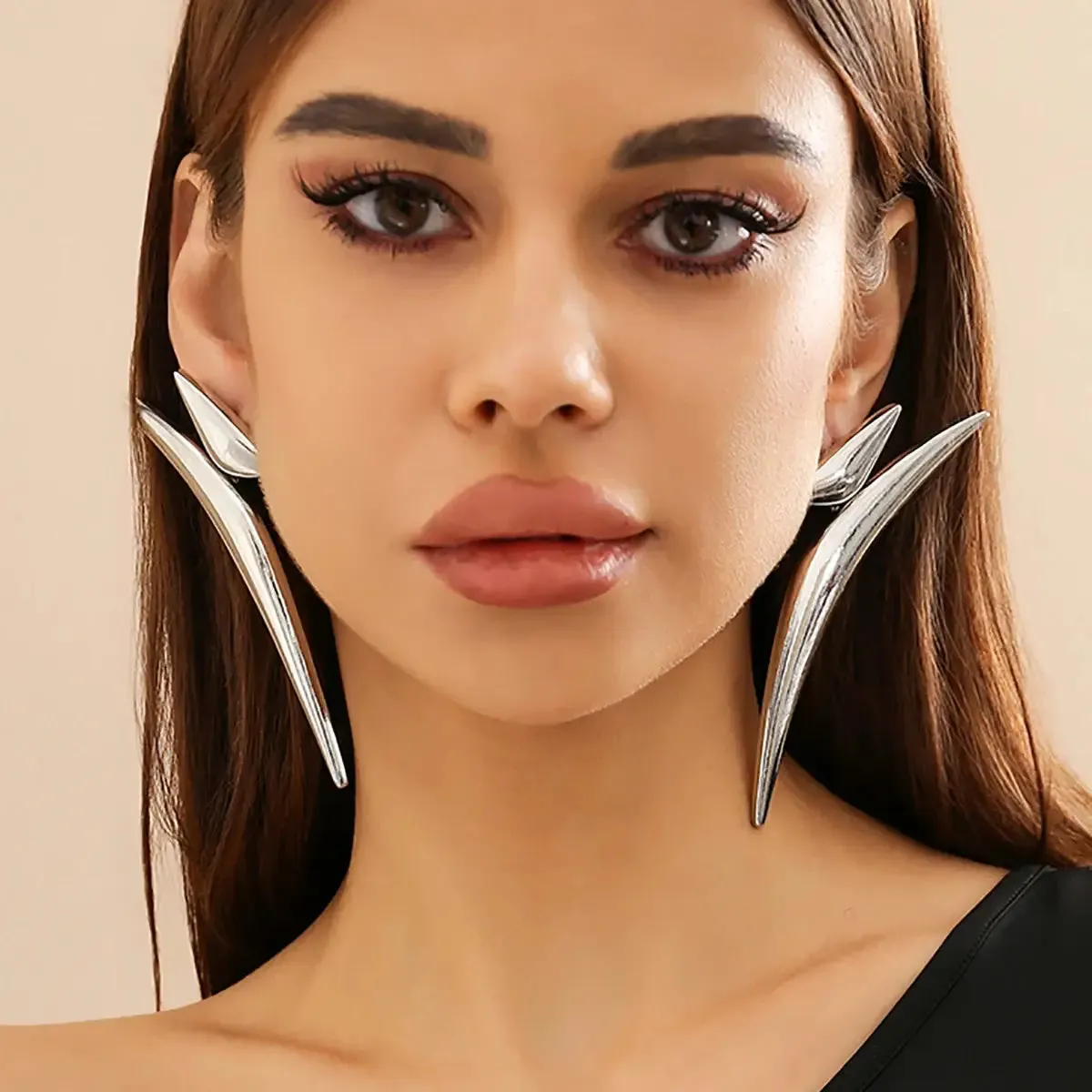 Sleek Aeonian Ear Wings