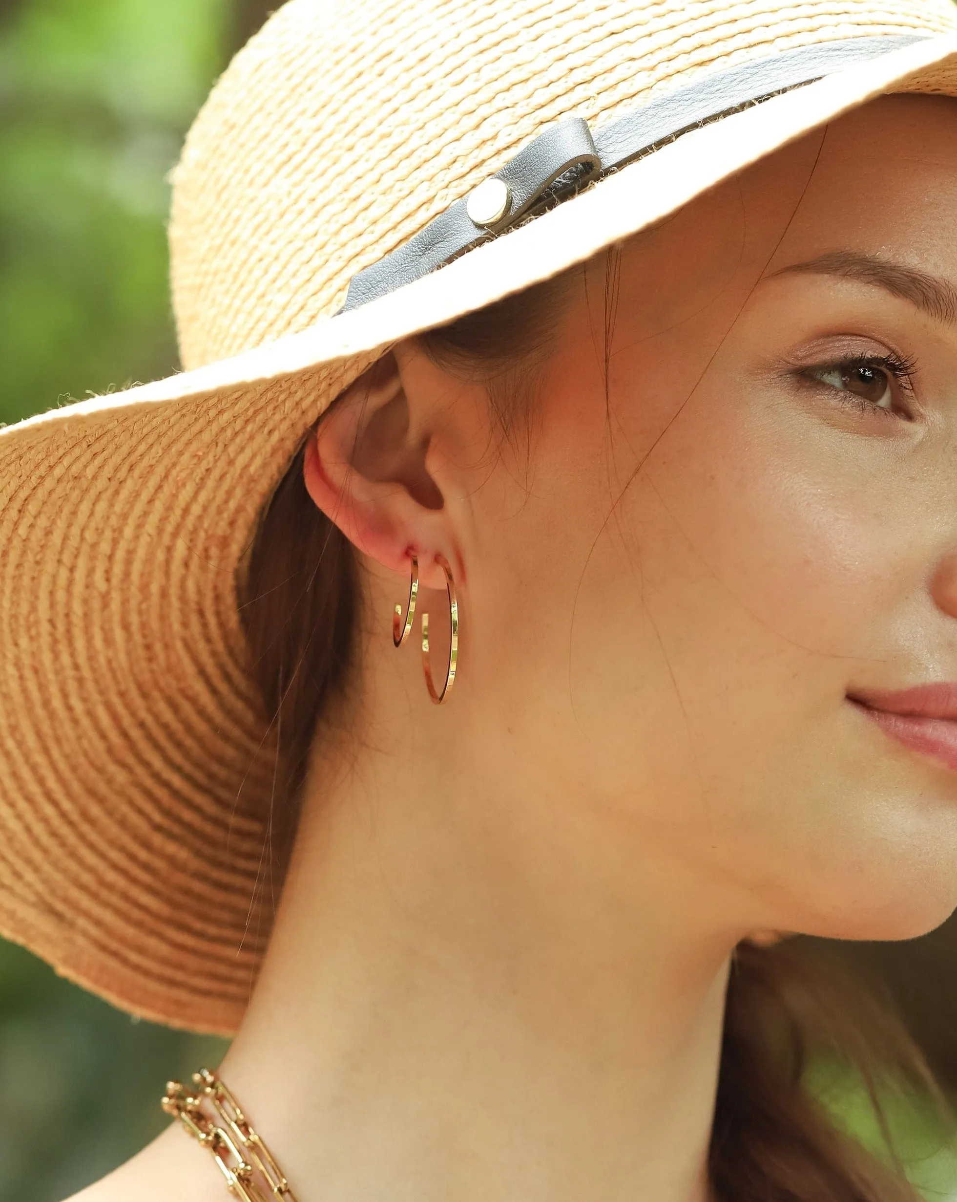 Sleek Medium Gold Hoop