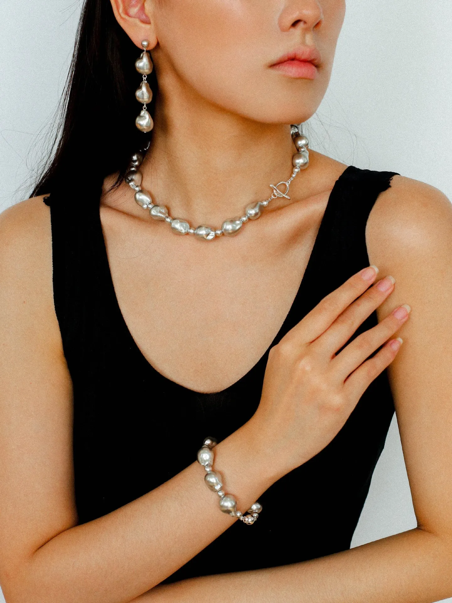 Stylish Baroque Pearl and Bead Beaded Bracelet with Magnetic Clasp