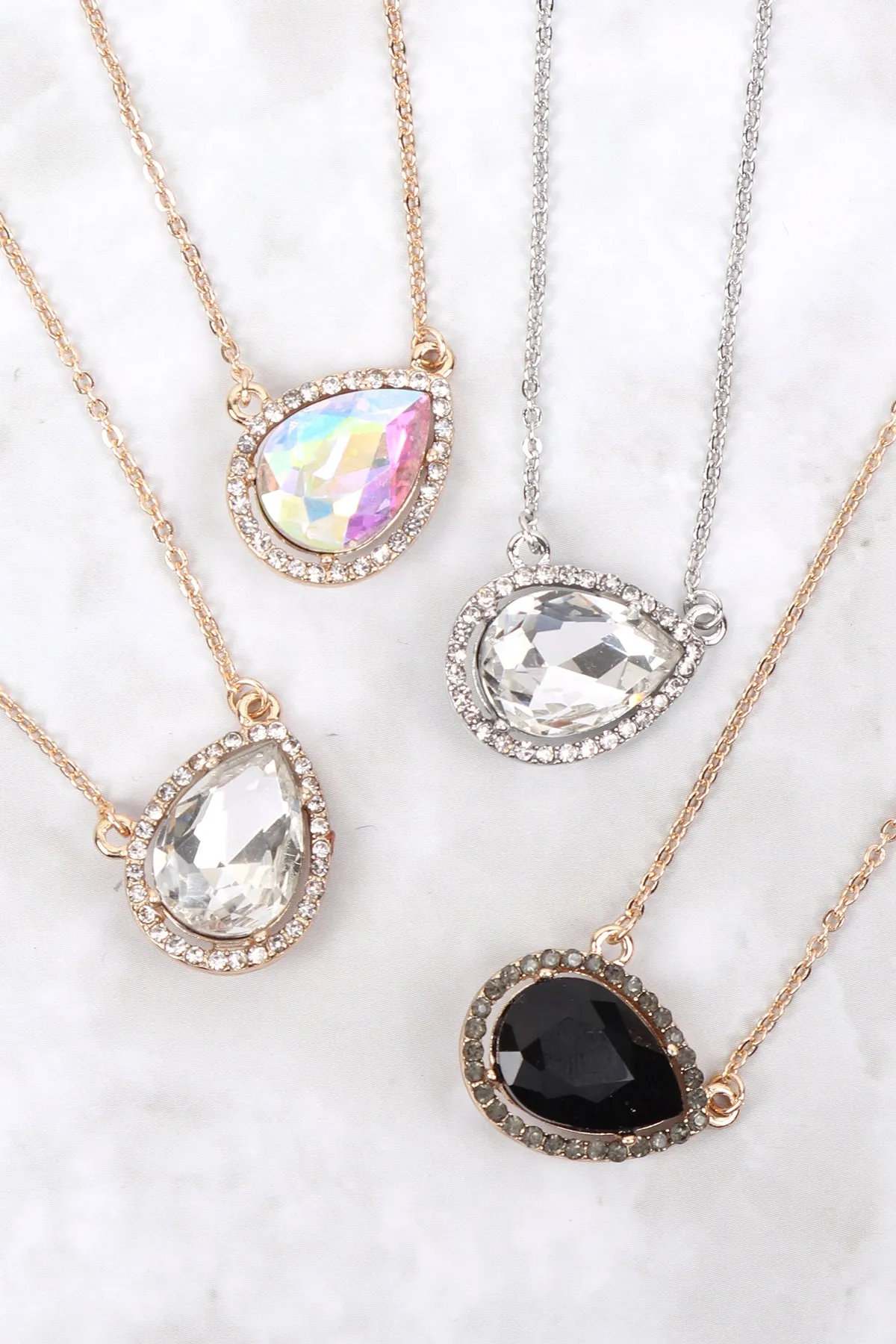 TEARDROP SHAPE PENDANT NECKLACE