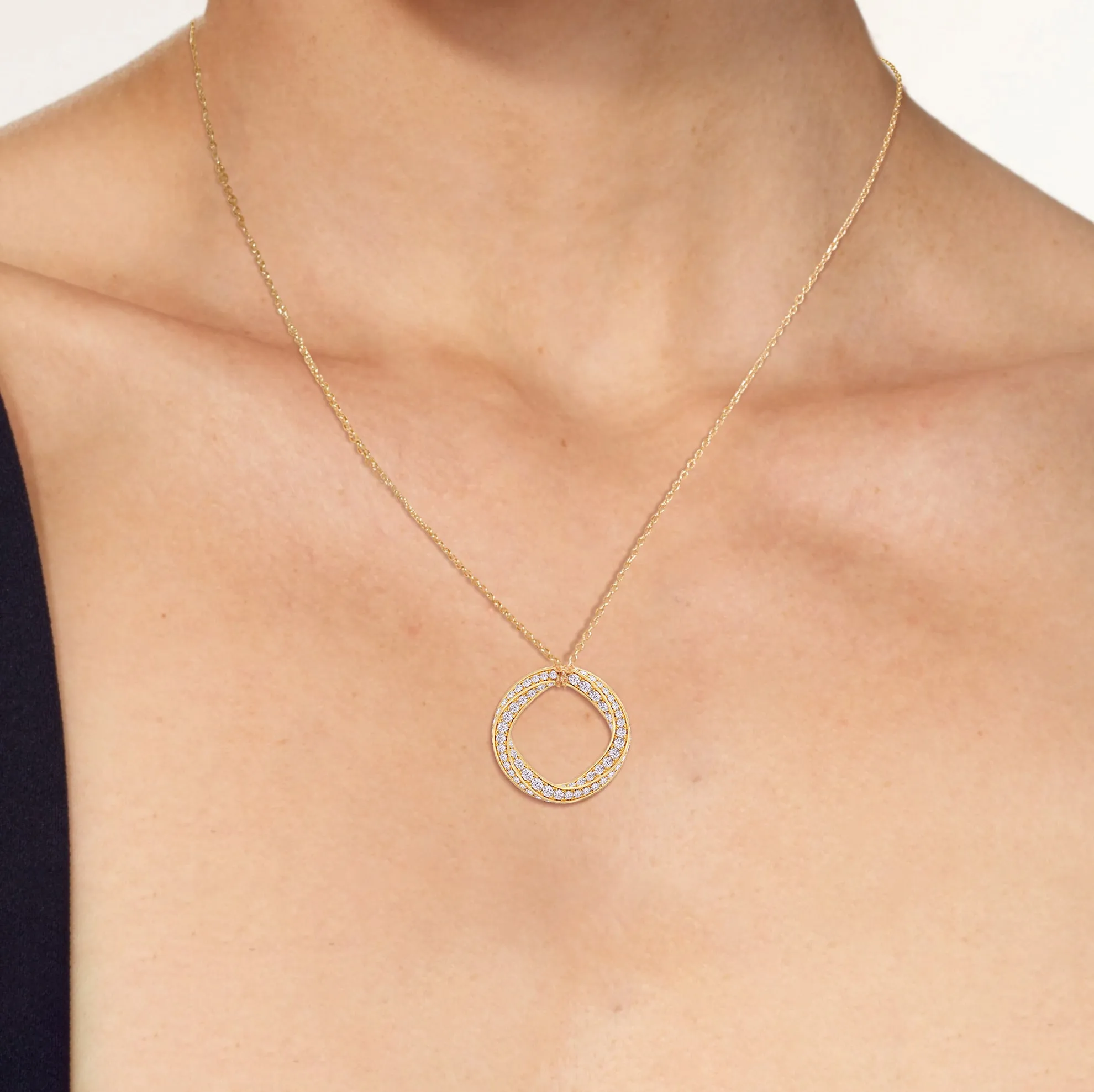 The Bond Pendant Necklace