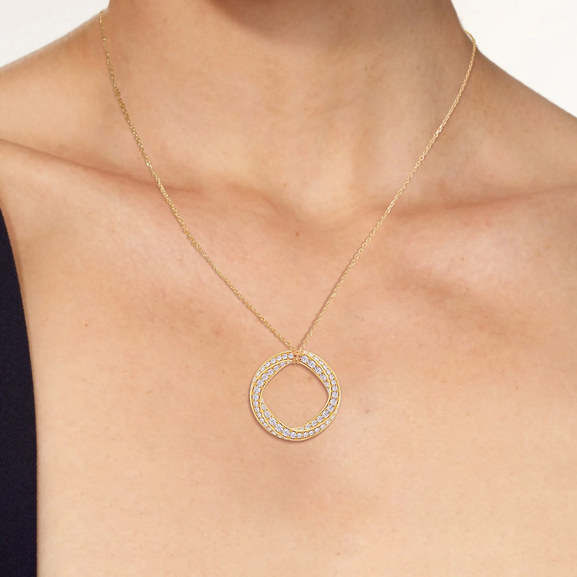 The Bond Pendant Necklace