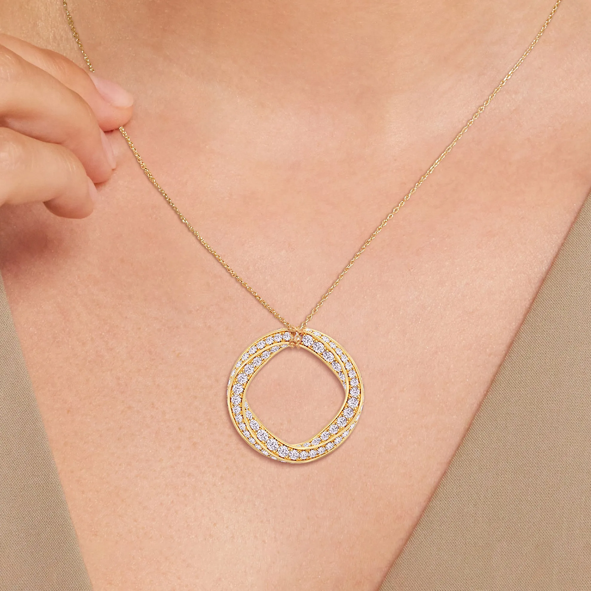 The Bond Pendant Necklace