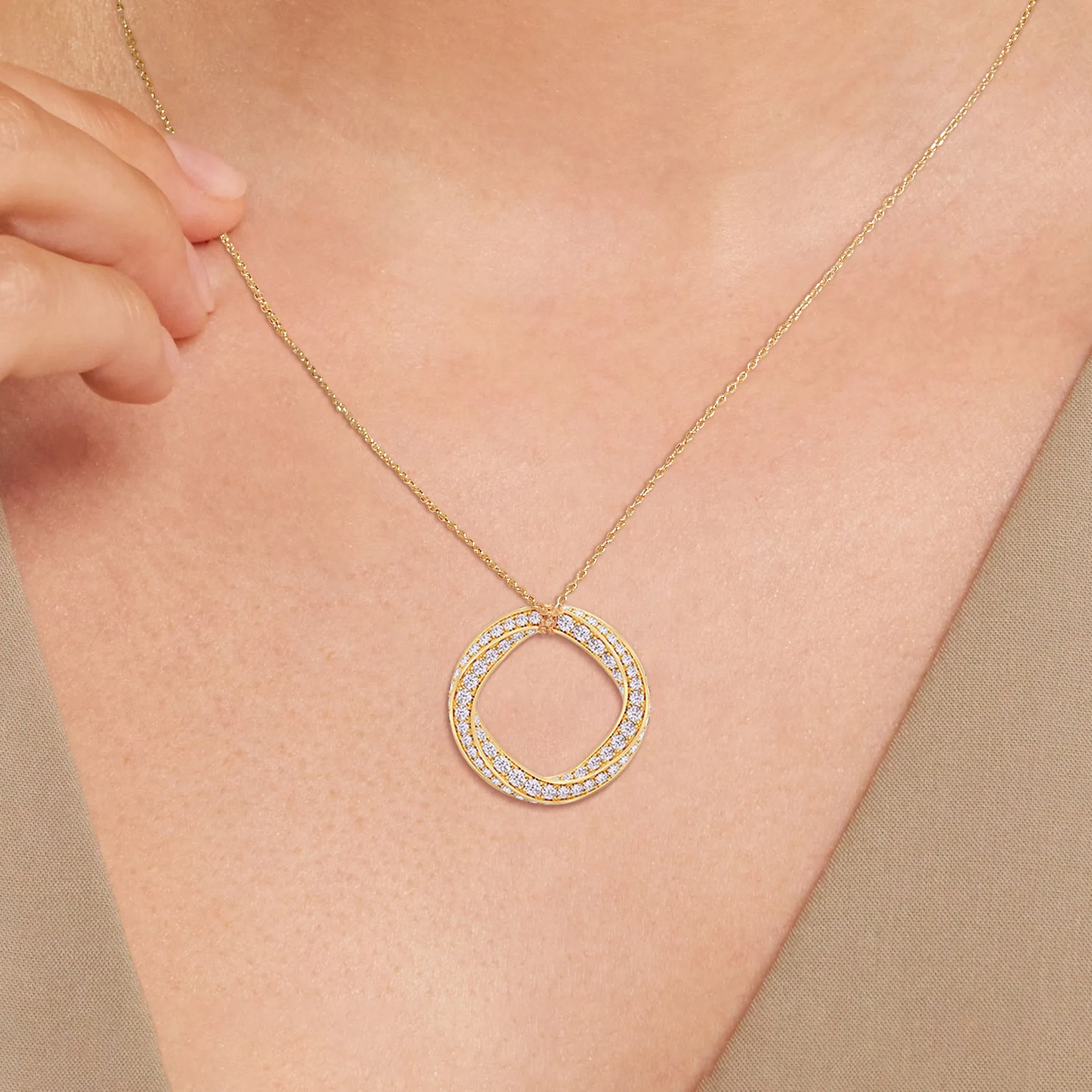 The Bond Pendant Necklace