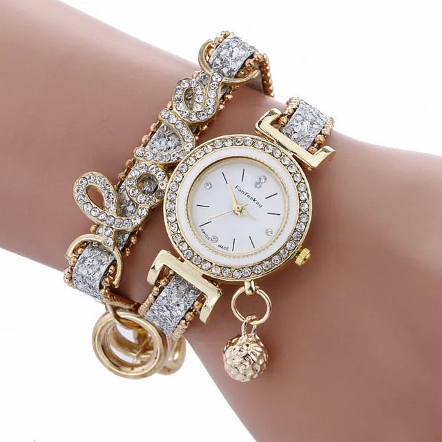Wish Hot Selling Alloy Diamond Set LOVE Bracelets Fashion WOMEN'S Quartz Watch Coiling Pendant Fashion Watch JS1008